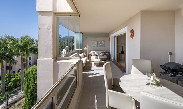 2 sypialnia Apartament na sprzedaż w El Paraiso, Estepona z basenem garażem - 579 000 € (Ref: 9050859)