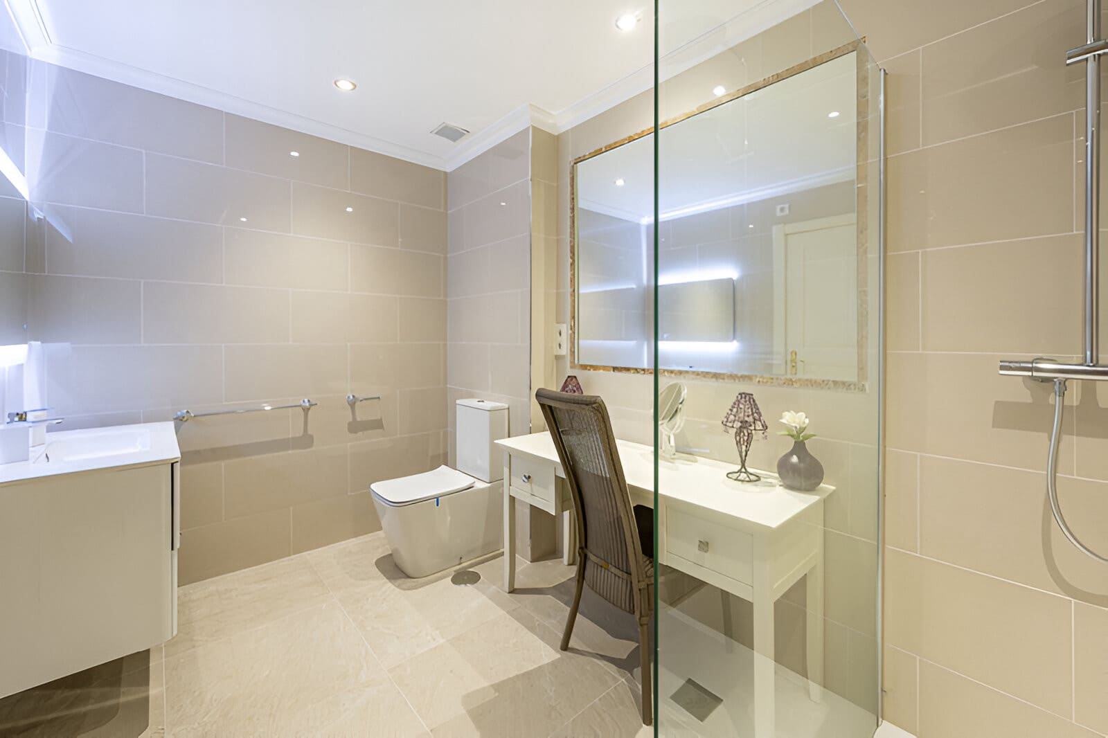 2 sypialnia Apartament na sprzedaż w El Paraiso z basenem garażem - 579 000 € (Ref: 9050859)