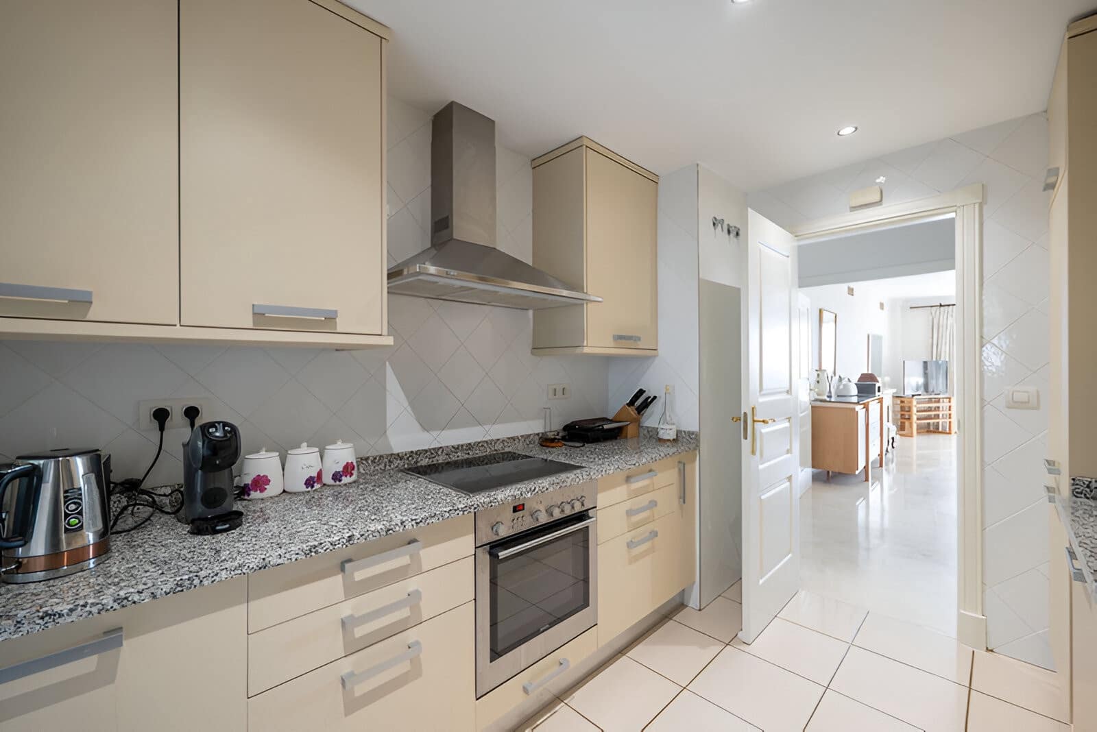 2 sypialnia Apartament na sprzedaż w El Paraiso z basenem garażem - 579 000 € (Ref: 9050859)