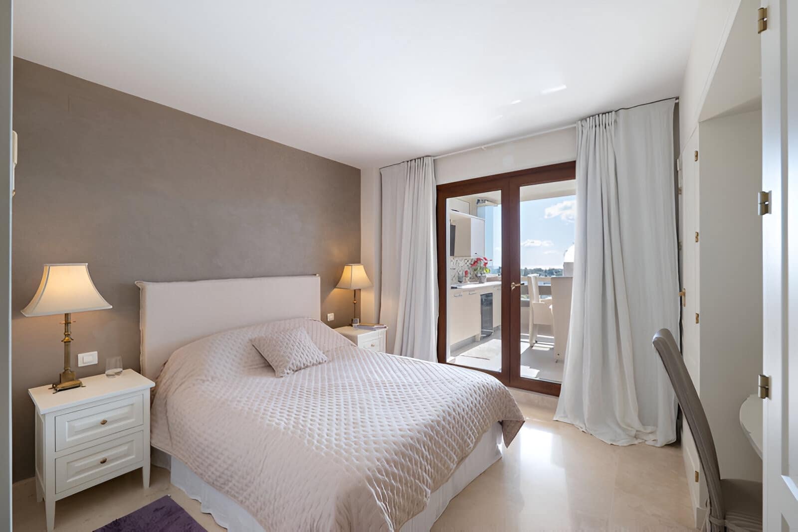 2 sypialnia Apartament na sprzedaż w El Paraiso z basenem garażem - 579 000 € (Ref: 9050859)