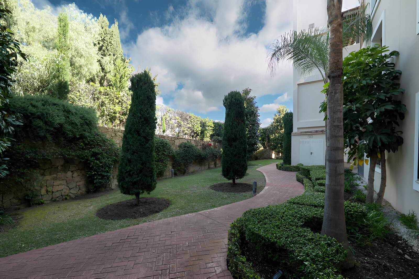 2 sypialnia Apartament na sprzedaż w El Paraiso z basenem garażem - 579 000 € (Ref: 9050859)