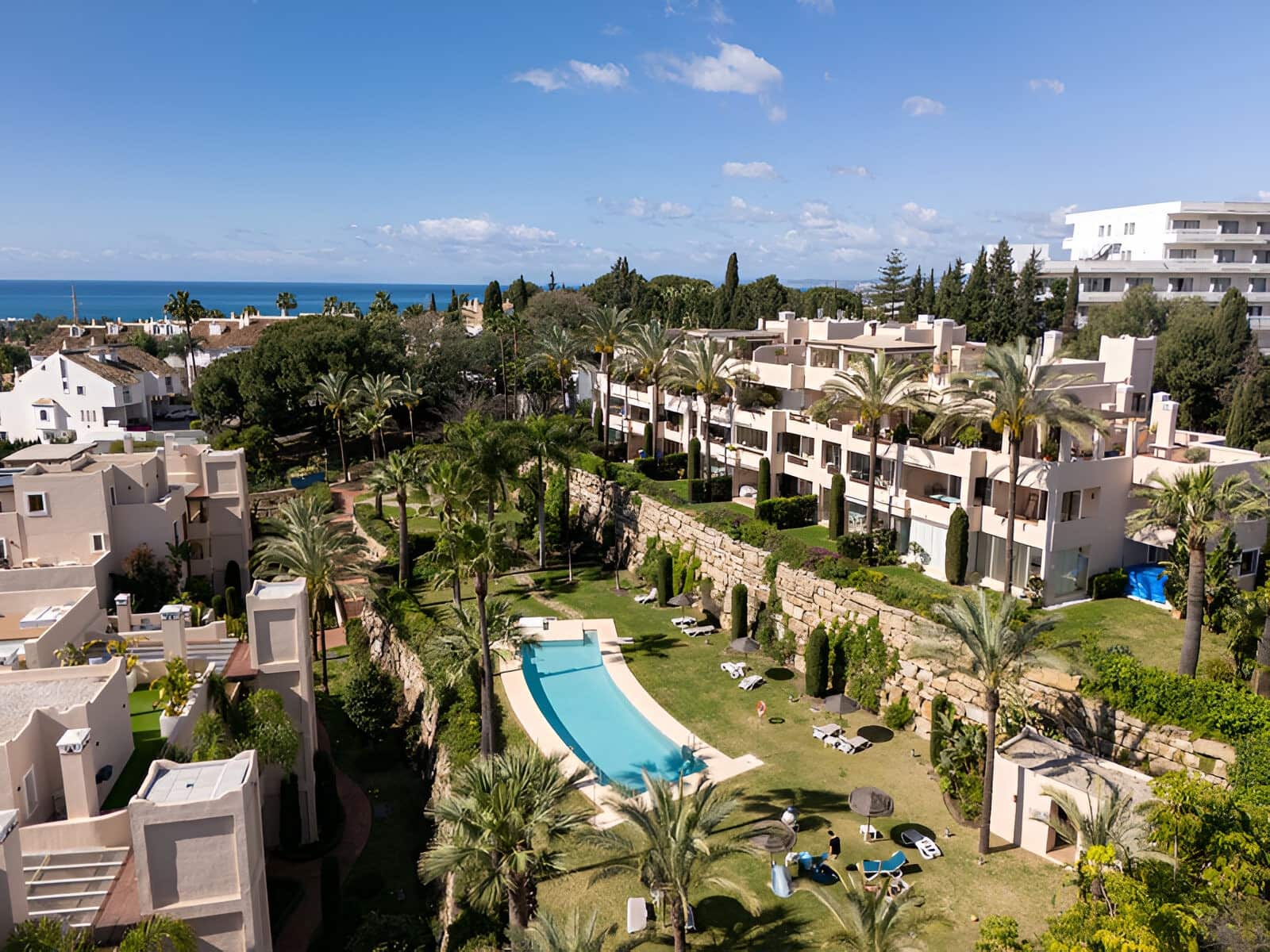 2 sypialnia Apartament na sprzedaż w El Paraiso z basenem garażem - 579 000 € (Ref: 9050859)