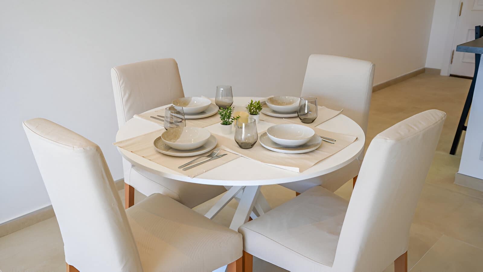 2 bedroom Apartment for sale in Benahavis with pool garage - € 555,000 (Ref: 9050861)