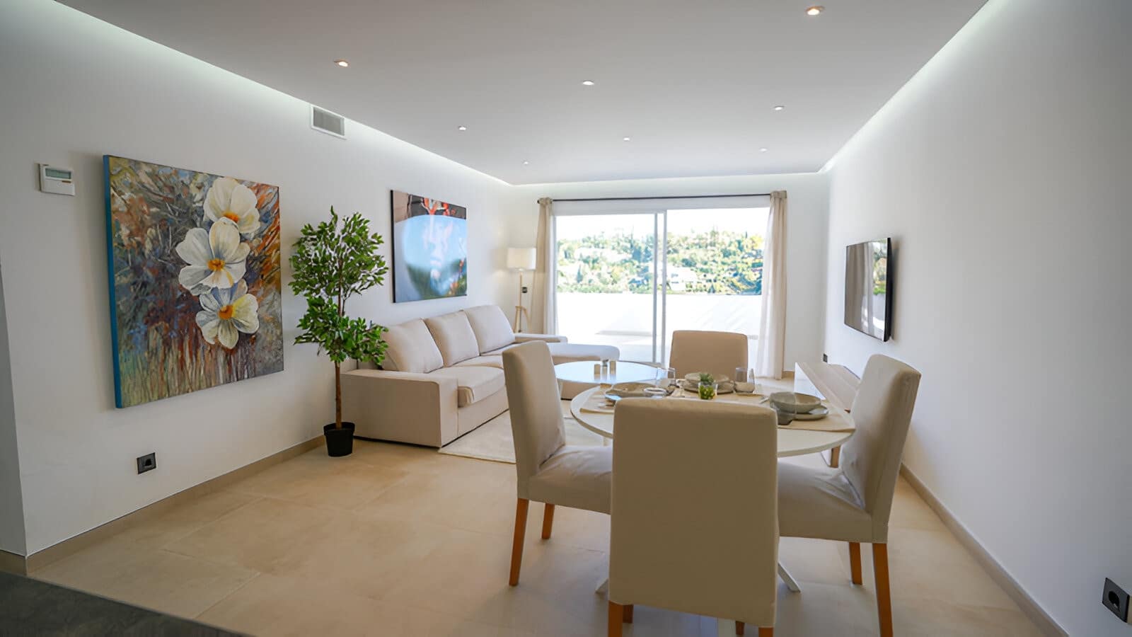 2 bedroom Apartment for sale in Benahavis with pool garage - € 555,000 (Ref: 9050861)