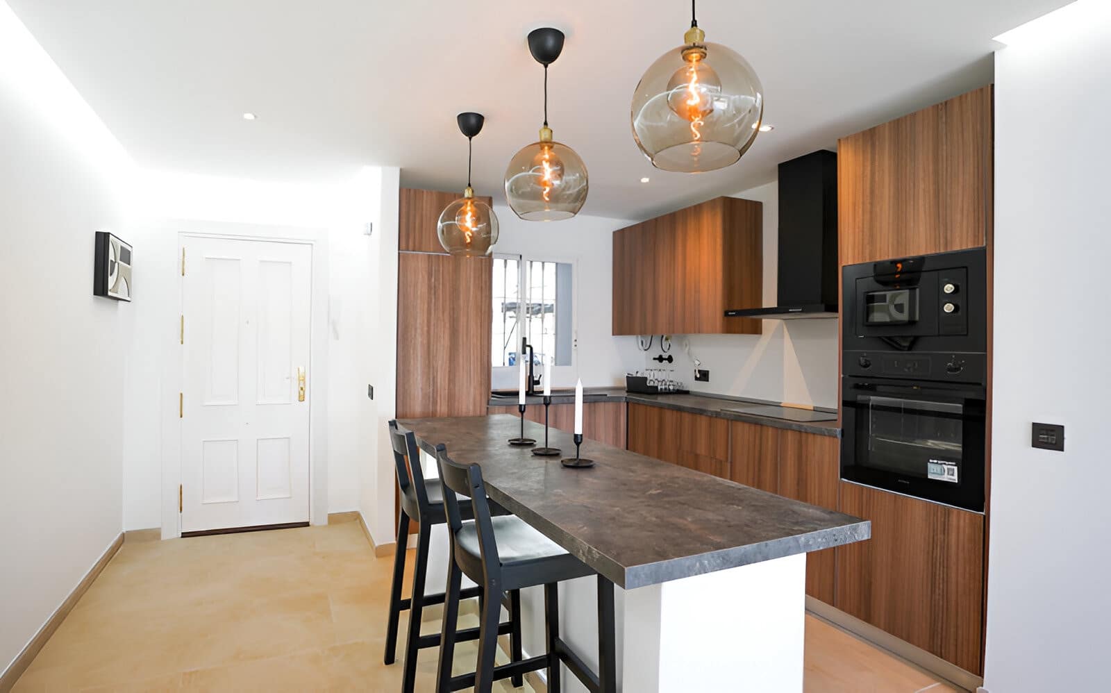 2 bedroom Apartment for sale in Benahavis with pool garage - € 555,000 (Ref: 9050861)