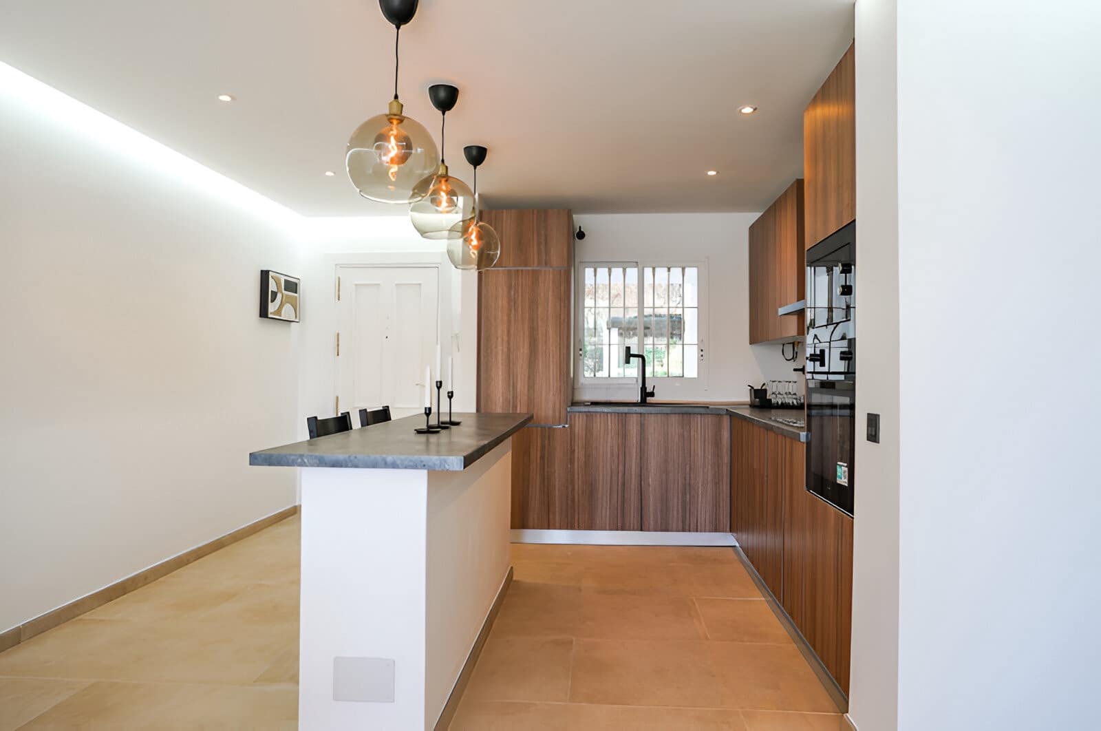 2 bedroom Apartment for sale in Benahavis with pool garage - € 555,000 (Ref: 9050861)