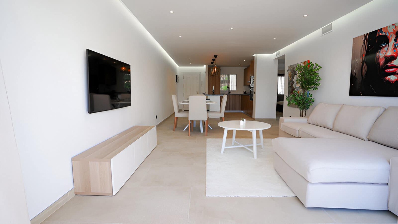 2 bedroom Apartment for sale in Benahavis with pool garage - € 555,000 (Ref: 9050861)