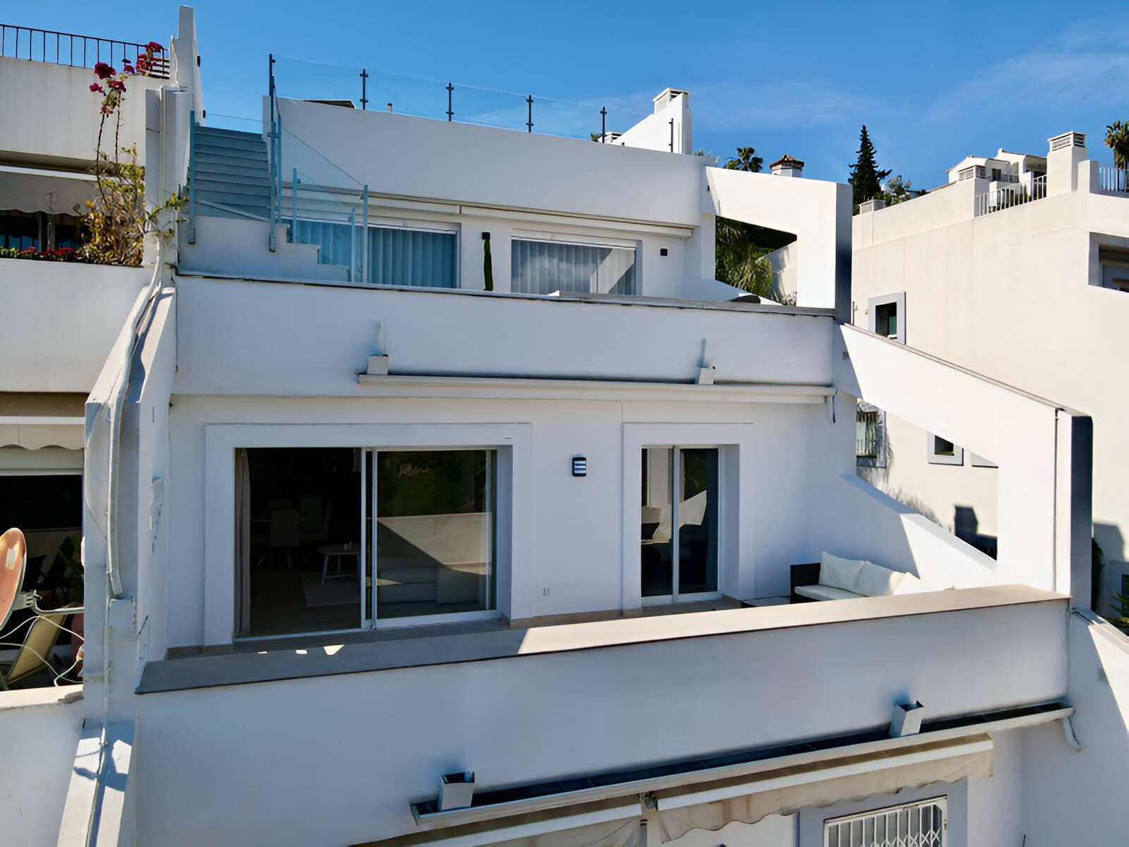 2 bedroom Apartment for sale in Benahavis with pool garage - € 555,000 (Ref: 9050861)