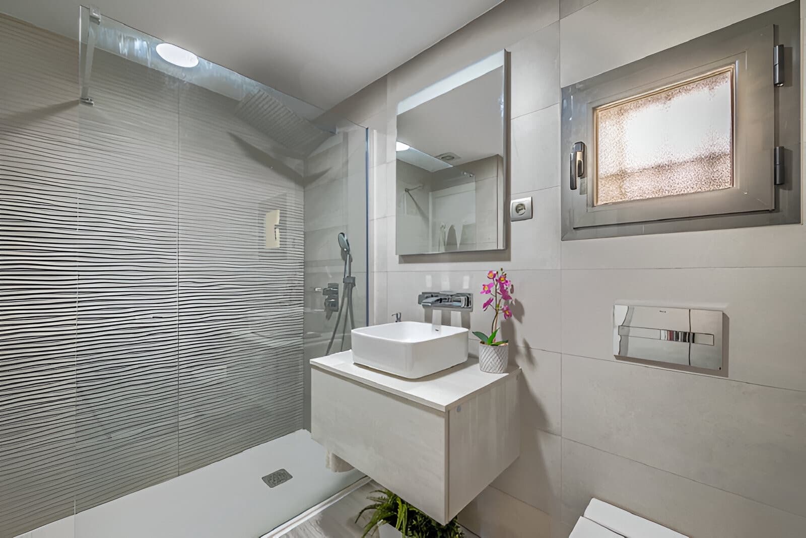 3 bedroom Apartment for sale in Benalmadena with pool garage - € 545,000 (Ref: 9050862)