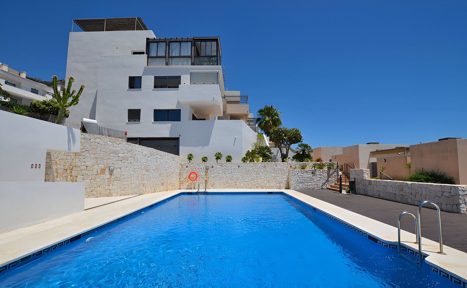 3 bedroom Apartment for sale in Benalmadena with pool garage - € 545,000 (Ref: 9050862)