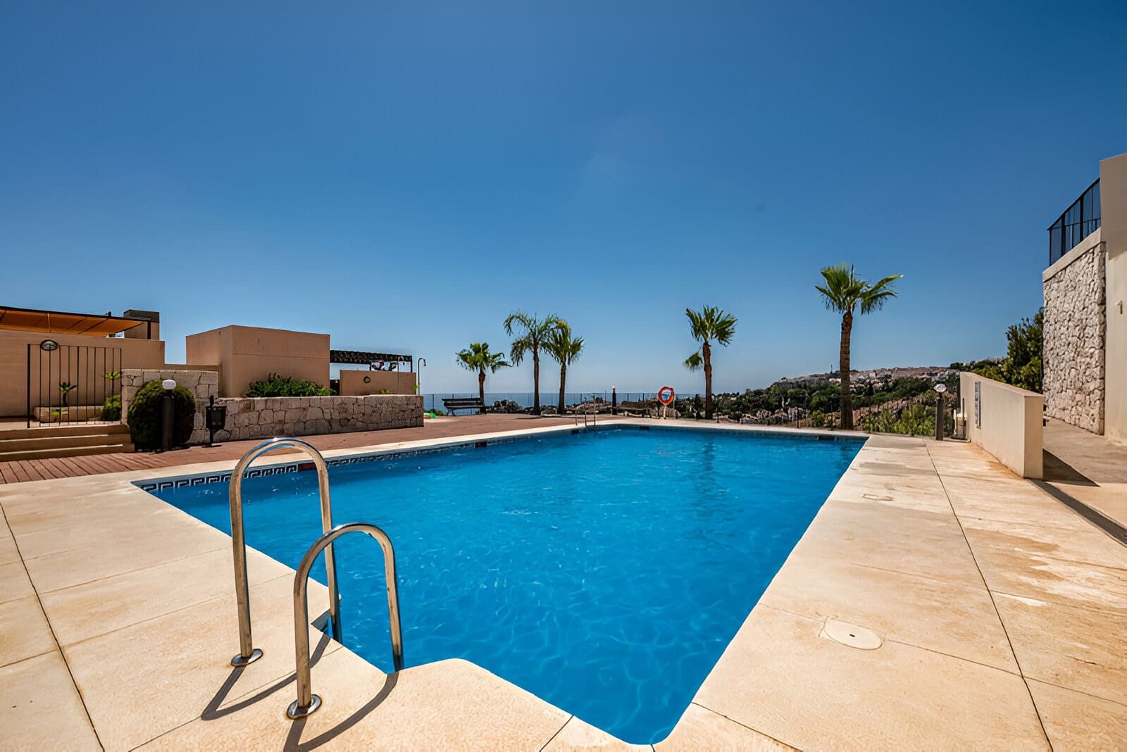 3 bedroom Apartment for sale in Benalmadena with pool garage - € 545,000 (Ref: 9050862)