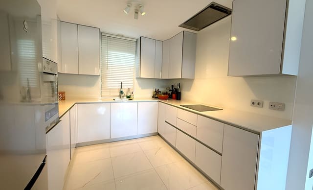 3 makuuhuone Huoneisto myytävänä paikassa Bel-Air, Estepona mukana uima-altaan 
autotalli - 530 000 € (Ref: 9050863)