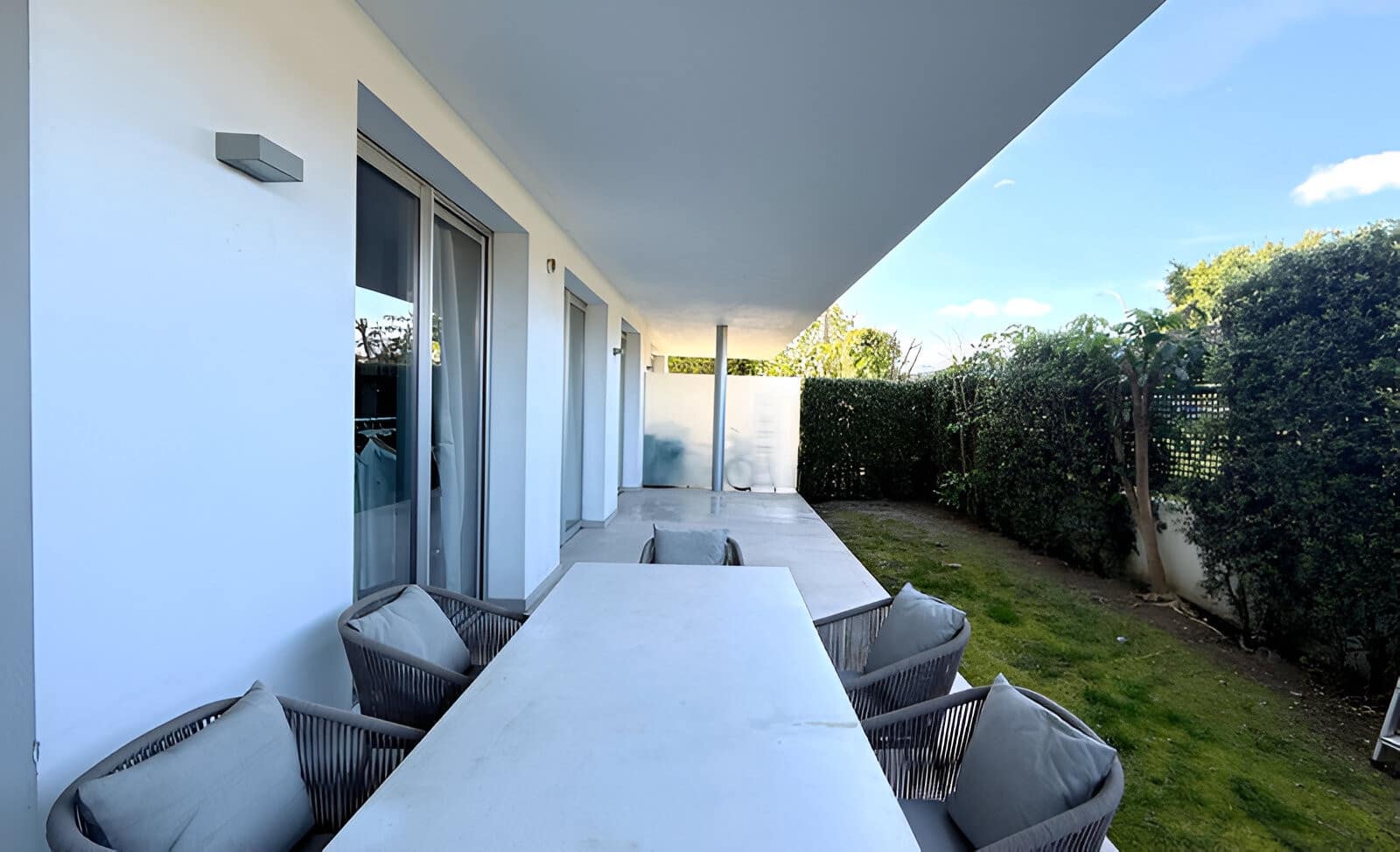 3 soverom Leilighet til salgs i Bel-Air med svømmebasseng garasje - € 530 000 (Ref: 9050863)