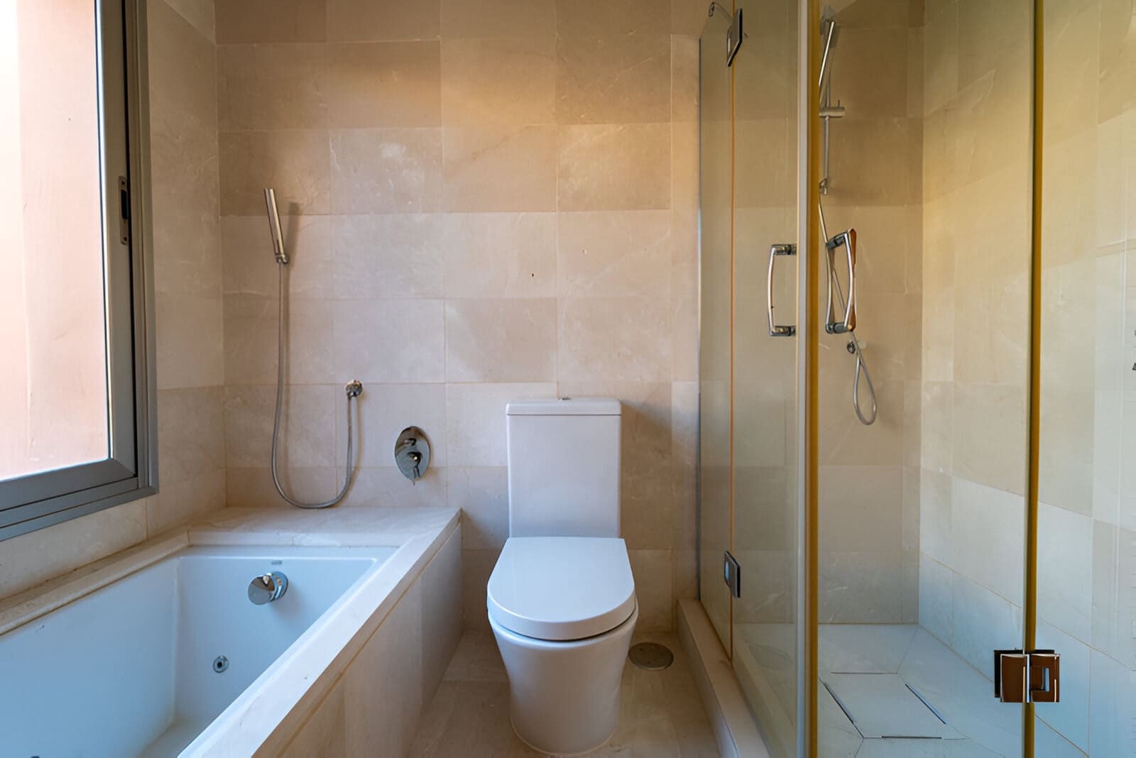 5 makuuhuone Omakotitalo myytävänä paikassa Riviera del Sol mukana uima-altaan 
autotalli - 529 000 € (Ref: 9050864)