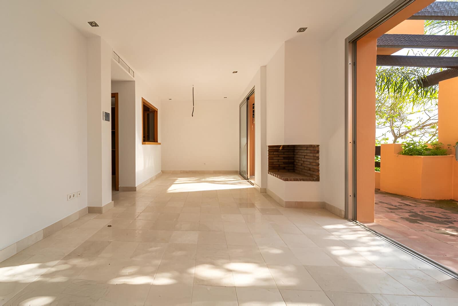 5 makuuhuone Omakotitalo myytävänä paikassa Riviera del Sol mukana uima-altaan 
autotalli - 529 000 € (Ref: 9050864)