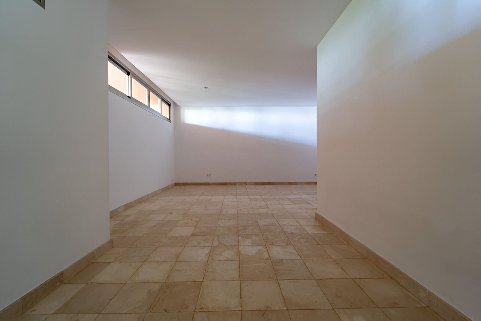 5 makuuhuone Omakotitalo myytävänä paikassa Riviera del Sol mukana uima-altaan 
autotalli - 529 000 € (Ref: 9050864)