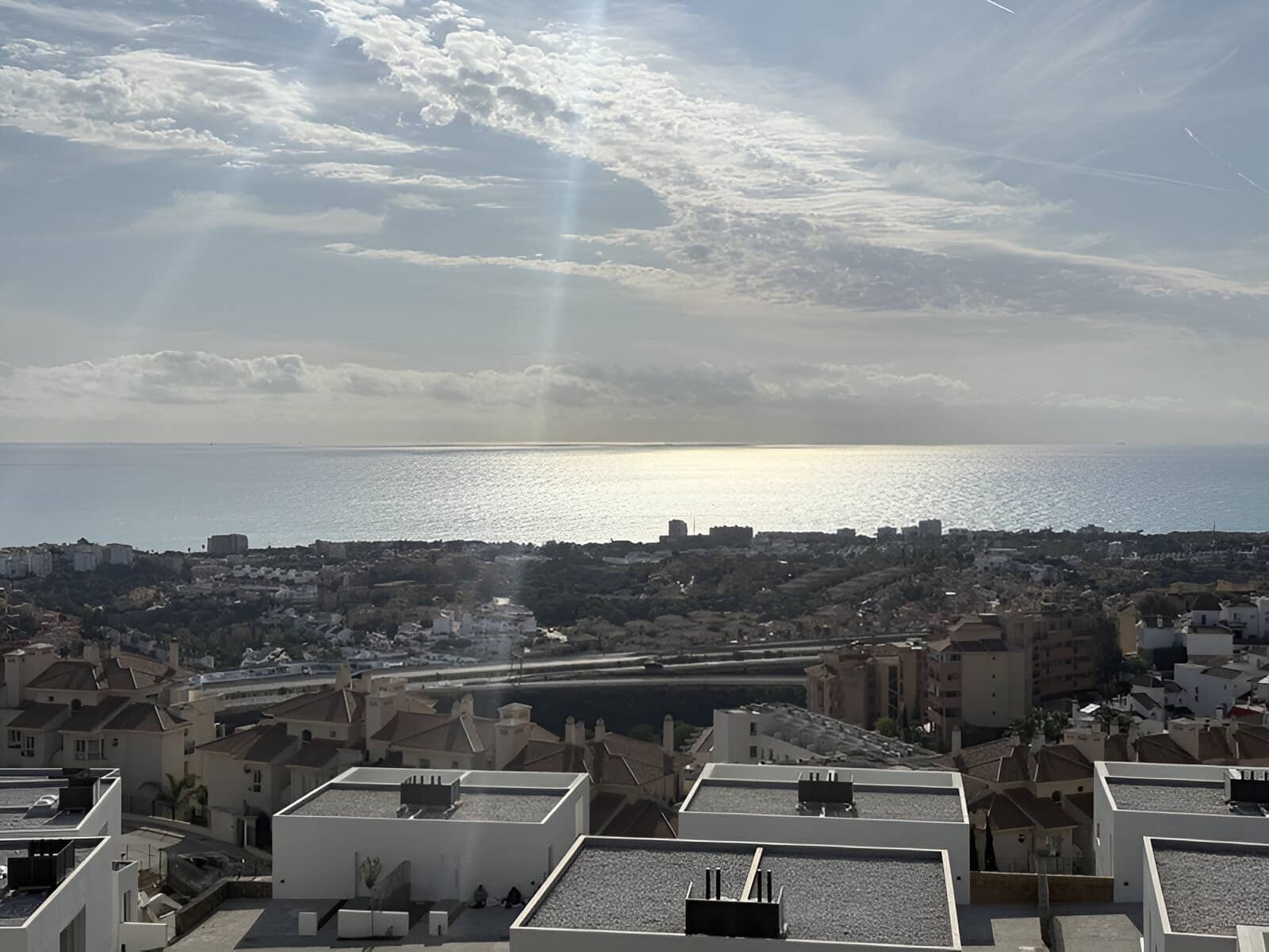 5 makuuhuone Omakotitalo myytävänä paikassa Riviera del Sol mukana uima-altaan 
autotalli - 529 000 € (Ref: 9050864)