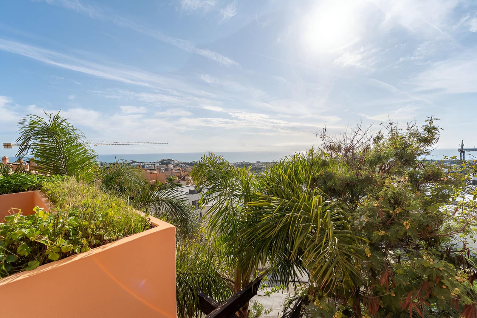 5 makuuhuone Omakotitalo myytävänä paikassa Riviera del Sol mukana uima-altaan 
autotalli - 529 000 € (Ref: 9050864)