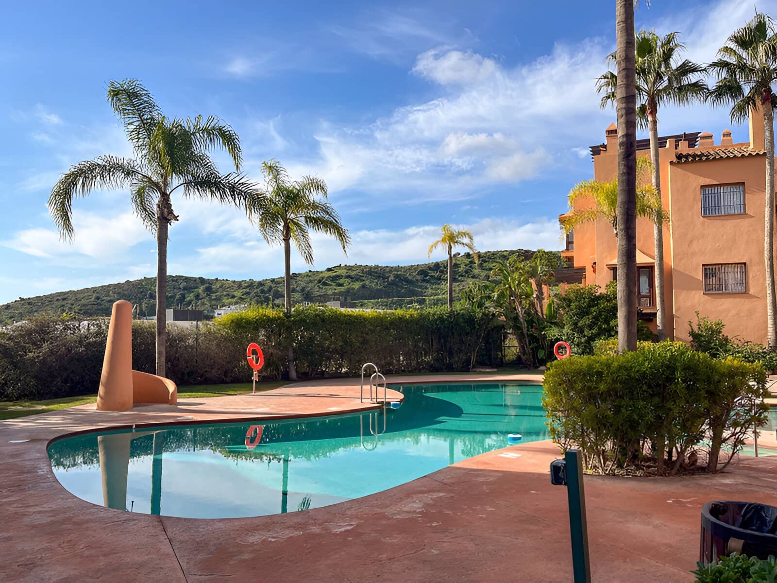 5 makuuhuone Omakotitalo myytävänä paikassa Riviera del Sol mukana uima-altaan 
autotalli - 529 000 € (Ref: 9050864)