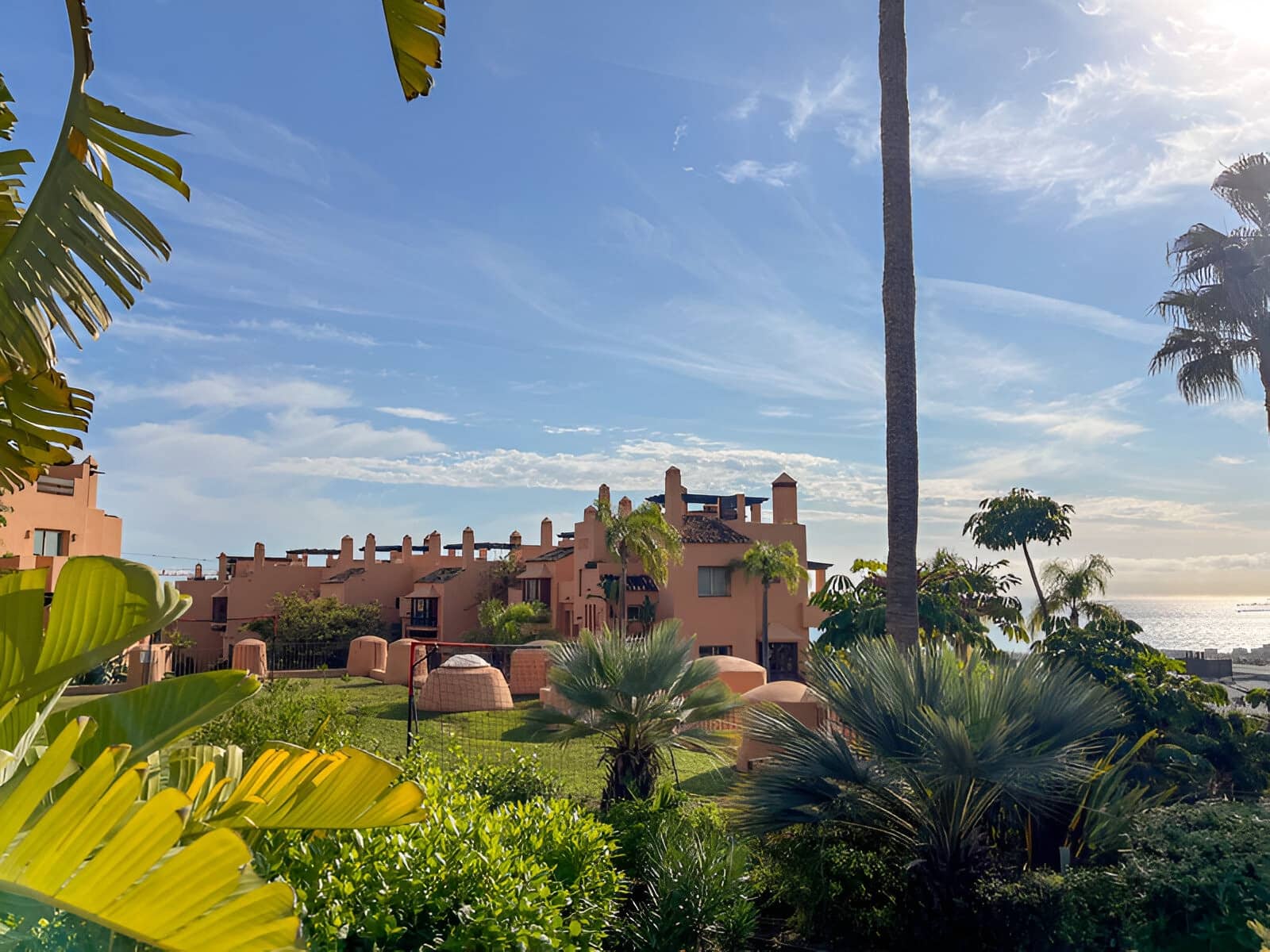 5 makuuhuone Omakotitalo myytävänä paikassa Riviera del Sol mukana uima-altaan 
autotalli - 529 000 € (Ref: 9050864)