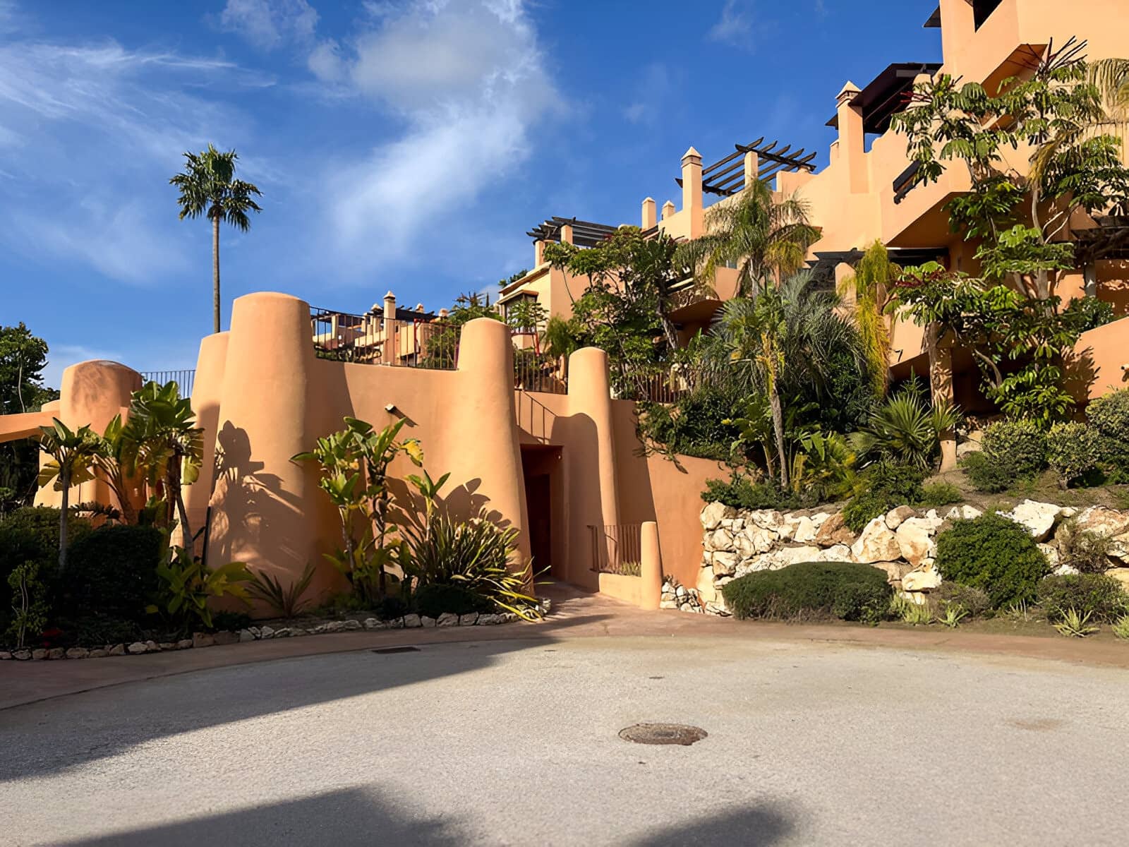 5 makuuhuone Omakotitalo myytävänä paikassa Riviera del Sol mukana uima-altaan 
autotalli - 529 000 € (Ref: 9050864)