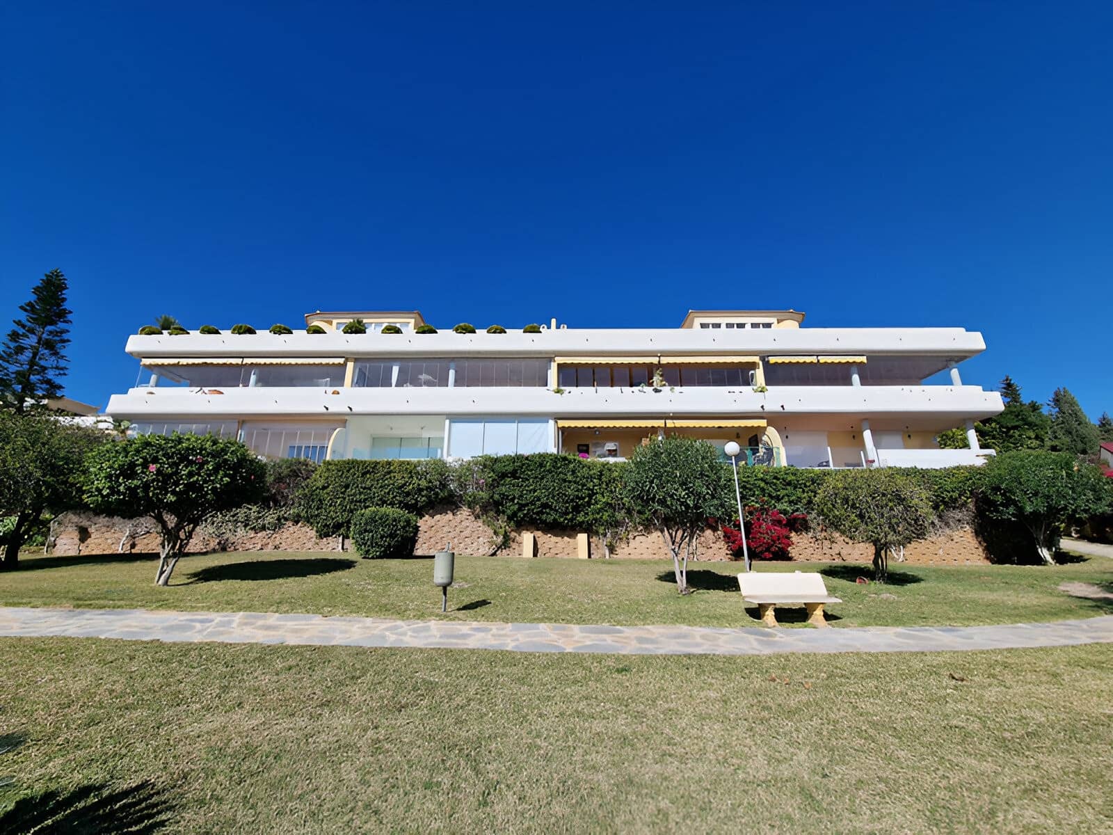 3 bedroom Apartment for sale in Marbella with pool garage - € 475,000 (Ref: 9050865)