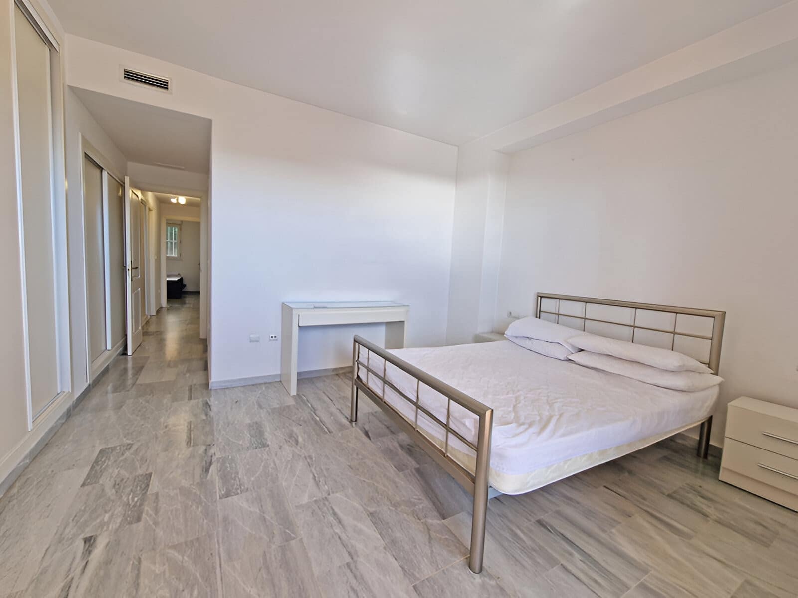 3 bedroom Apartment for sale in Marbella with pool garage - € 475,000 (Ref: 9050865)