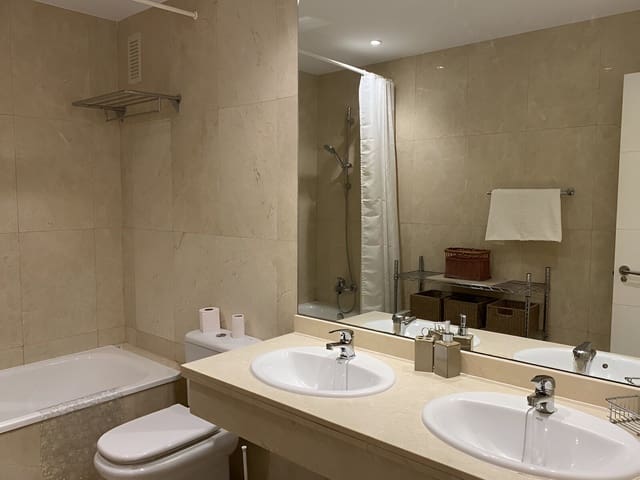 3 makuuhuone Kattohuoneisto myytävänä paikassa New Golden Mile, Estepona mukana uima-altaan 
autotalli - 475 000 € (Ref: 9050866)