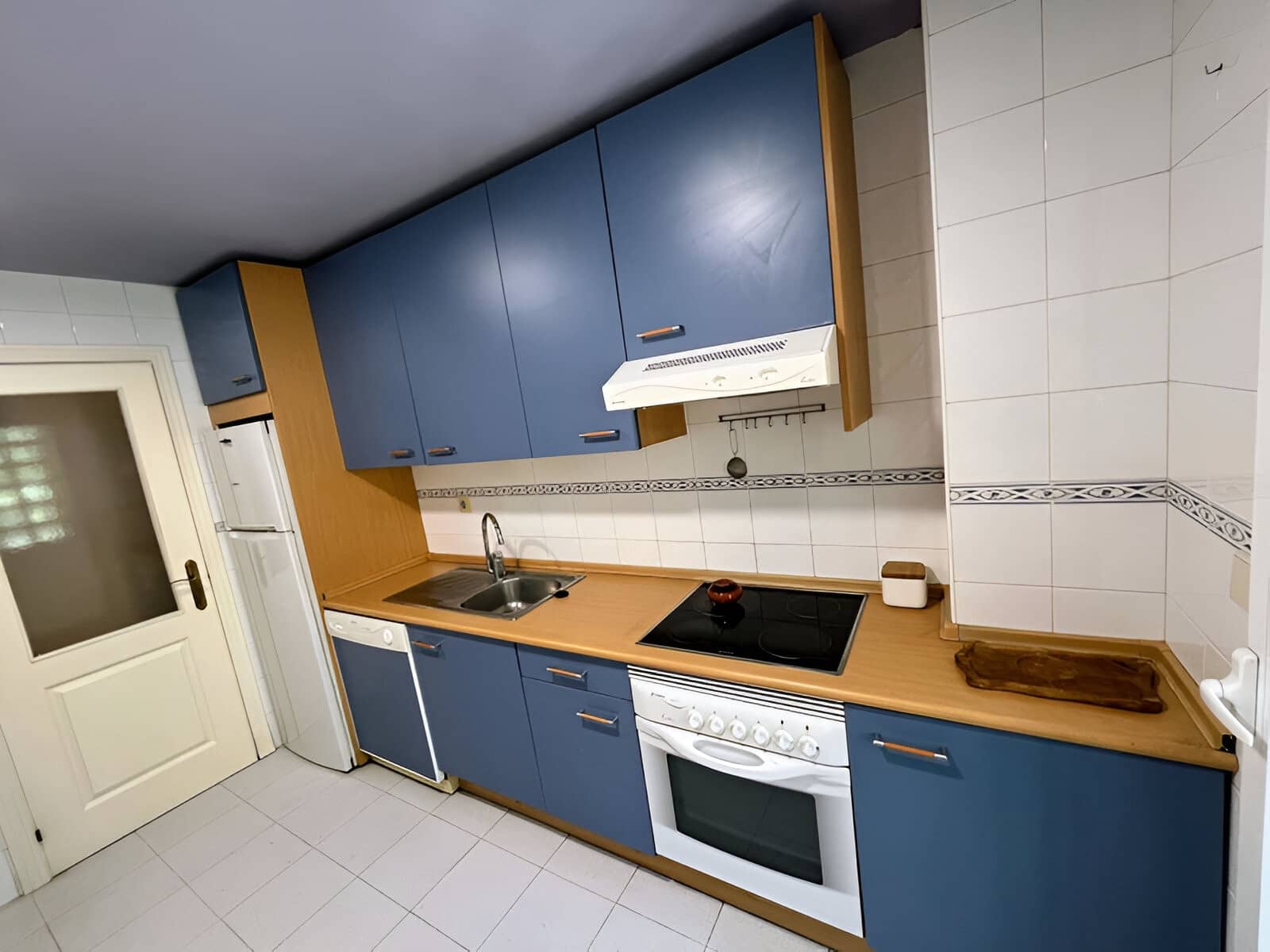 3 makuuhuone Huoneisto myytävänä paikassa Marbella mukana uima-altaan - 450 000 € (Ref: 9050867)