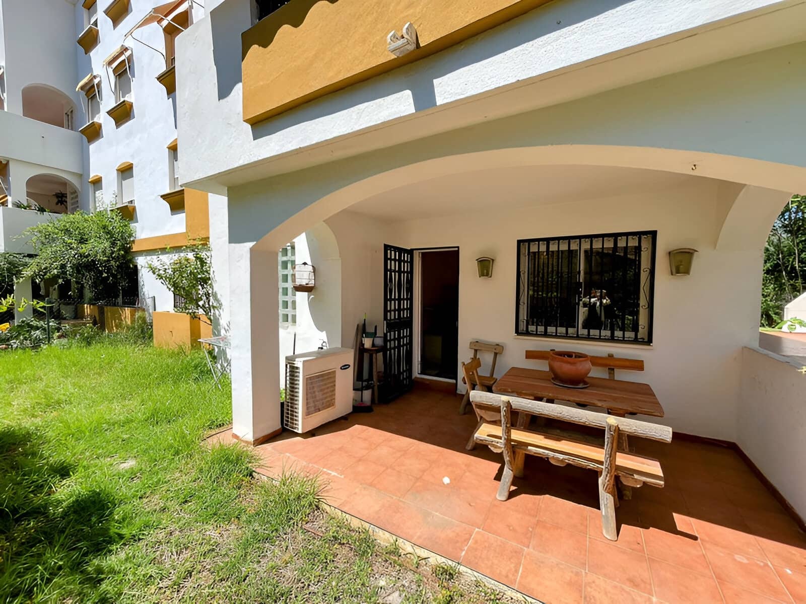 3 makuuhuone Huoneisto myytävänä paikassa Marbella mukana uima-altaan - 450 000 € (Ref: 9050867)