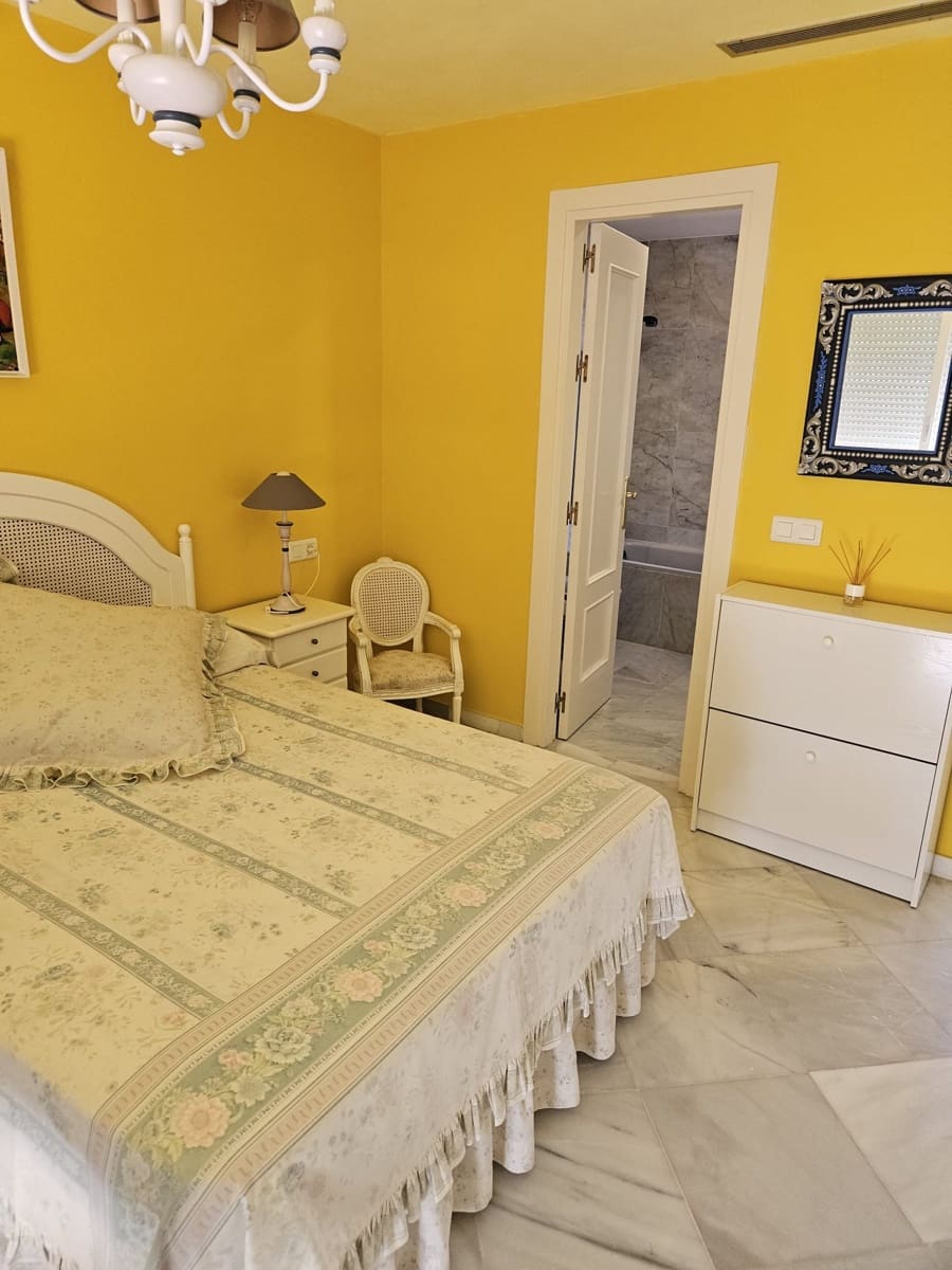 3 Zimmer Haus zu verkaufen in Marbella mit Garage - 730.000 € (Ref: 9065006)