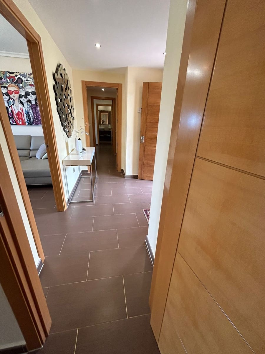 2 bedroom Apartment for sale in Estepona with garage - € 310,000 (Ref: 9065007)