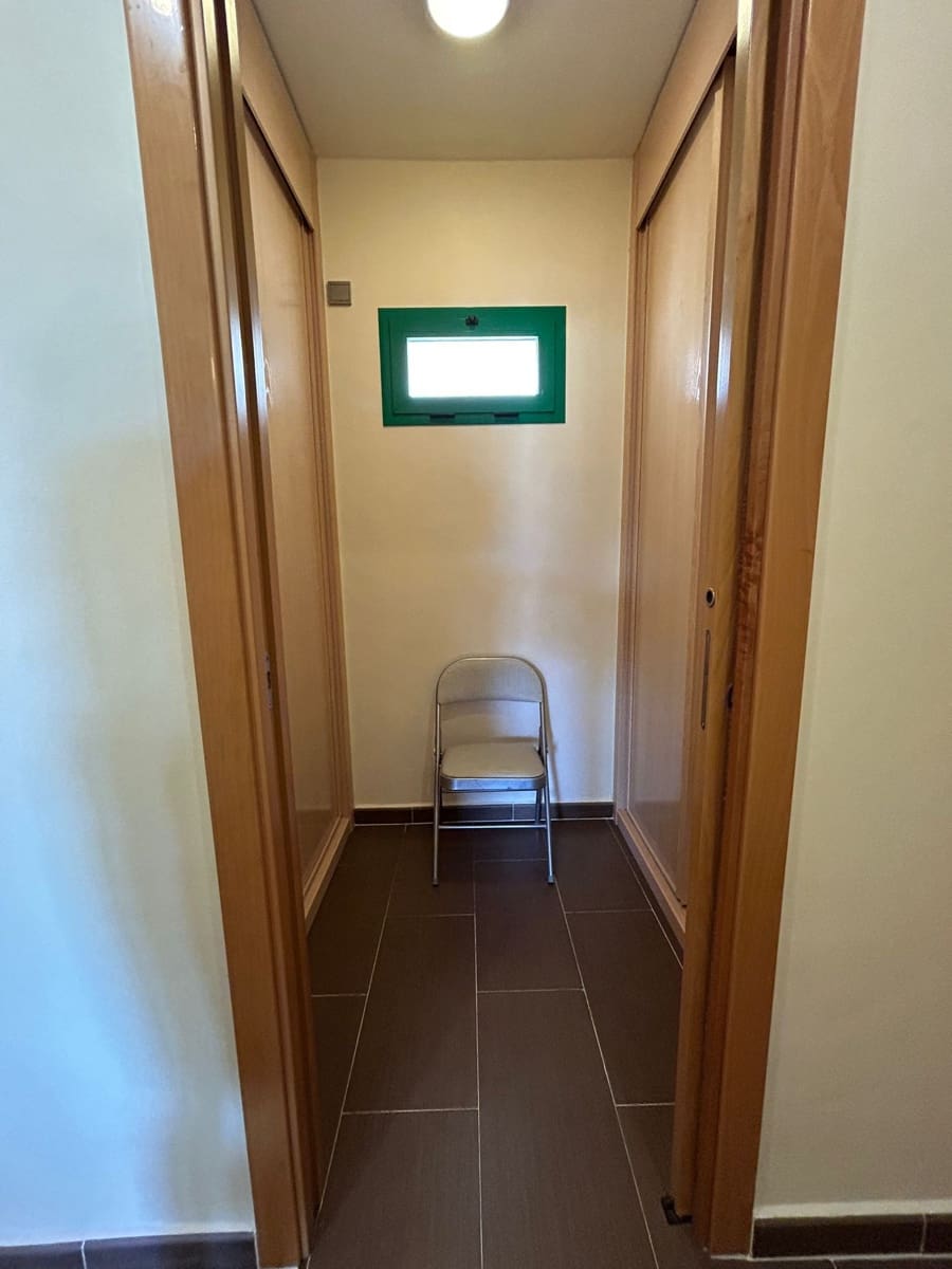 2 bedroom Apartment for sale in Estepona with garage - € 310,000 (Ref: 9065007)