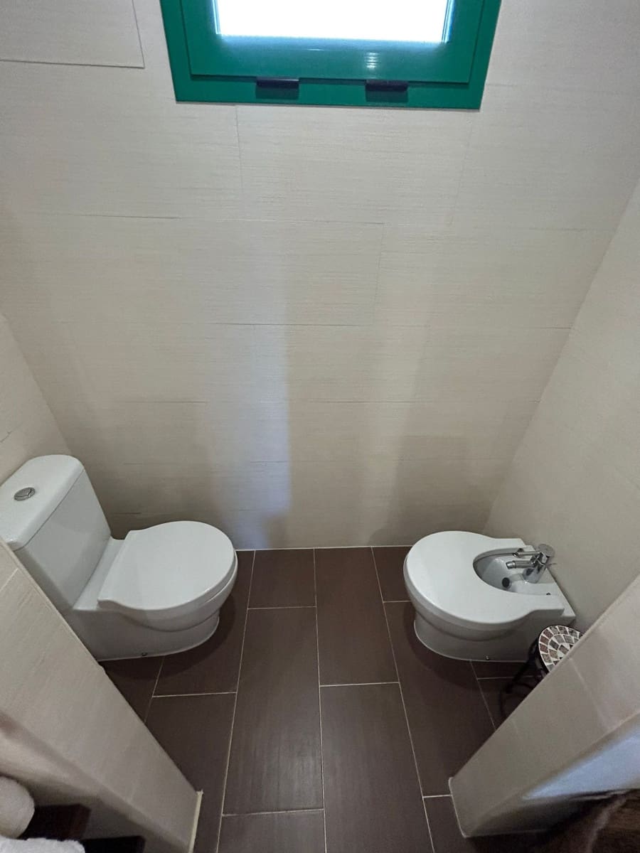 2 bedroom Apartment for sale in Estepona with garage - € 310,000 (Ref: 9065007)