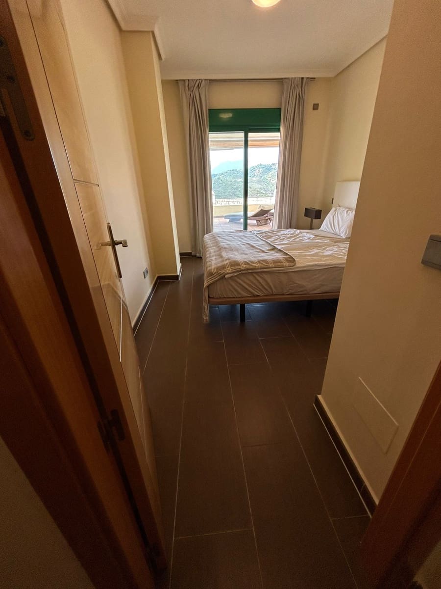 2 bedroom Apartment for sale in Estepona with garage - € 310,000 (Ref: 9065007)