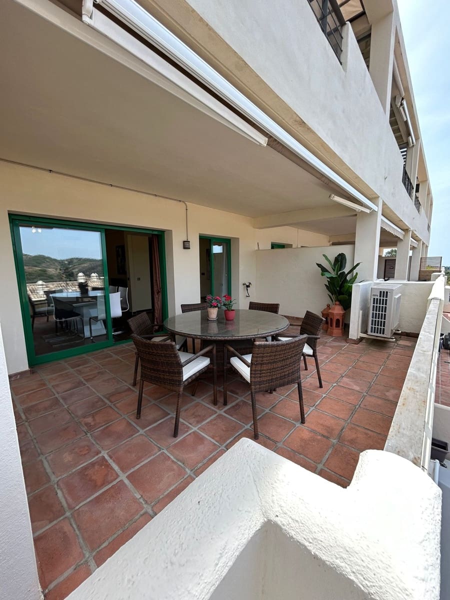 2 bedroom Apartment for sale in Estepona with garage - € 310,000 (Ref: 9065007)
