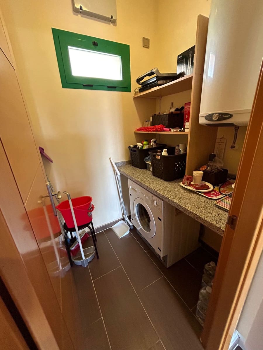 2 bedroom Apartment for sale in Estepona with garage - € 310,000 (Ref: 9065007)