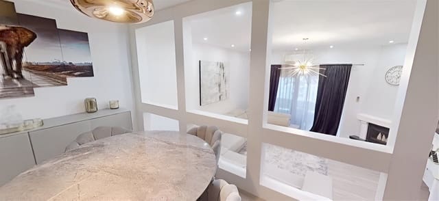 2 sypialnia Dom na sprzedaż w El Paraiso, Estepona z basenem garażem - 405 000 € (Ref: 9065008)