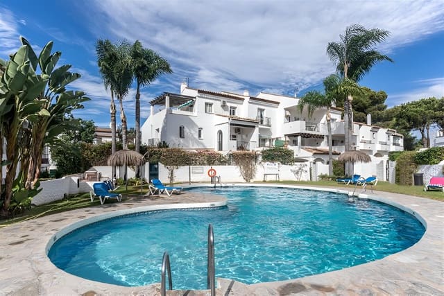 2 sypialnia Dom na sprzedaż w El Paraiso, Estepona z basenem garażem - 405 000 € (Ref: 9065008)