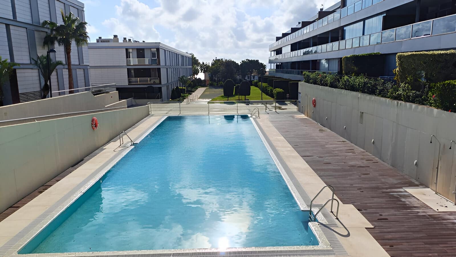 Ático de 2 habitaciones en Manilva en venta con piscina garaje - 339.000 € (Ref: 9126658)