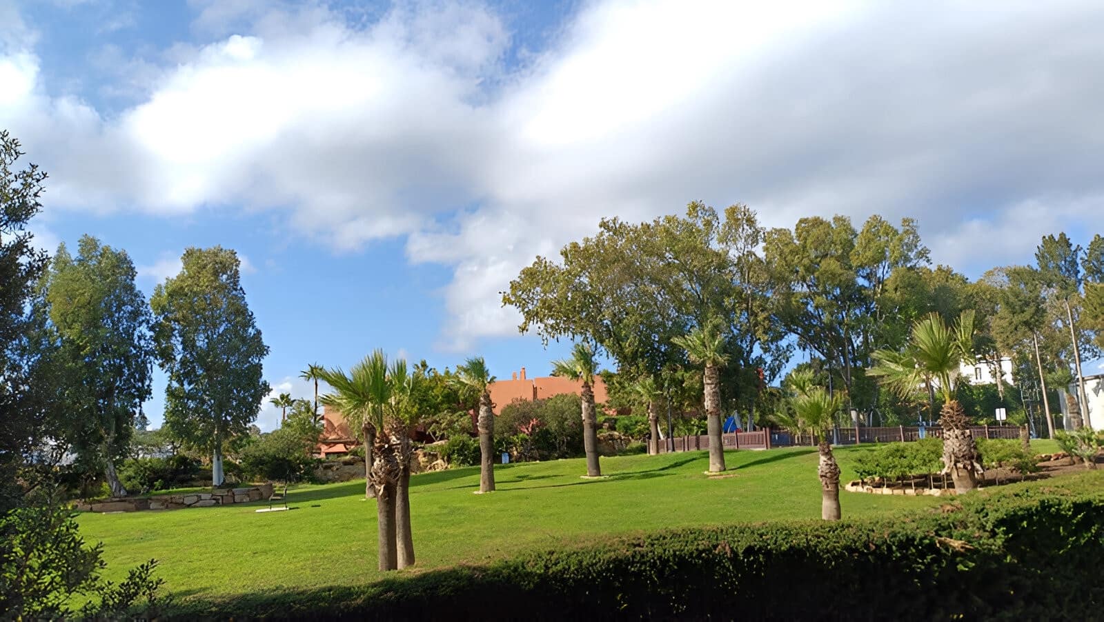 Ático de 2 habitaciones en Manilva en venta con piscina garaje - 339.000 € (Ref: 9126658)