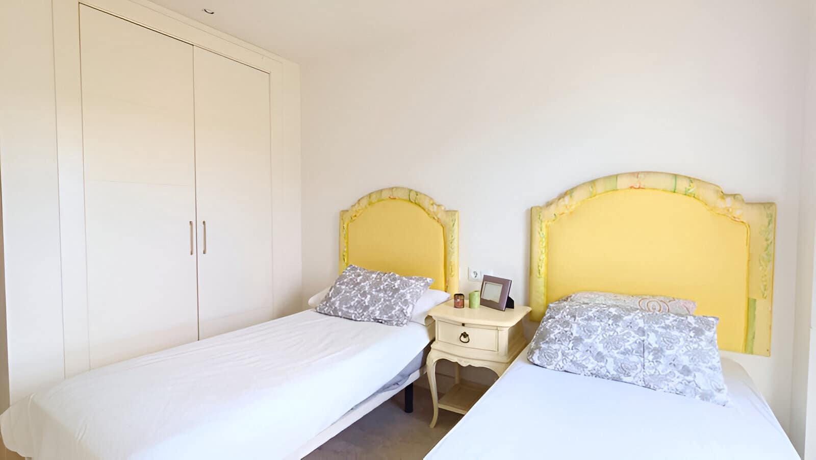 Ático de 2 habitaciones en Manilva en venta con piscina garaje - 339.000 € (Ref: 9126658)