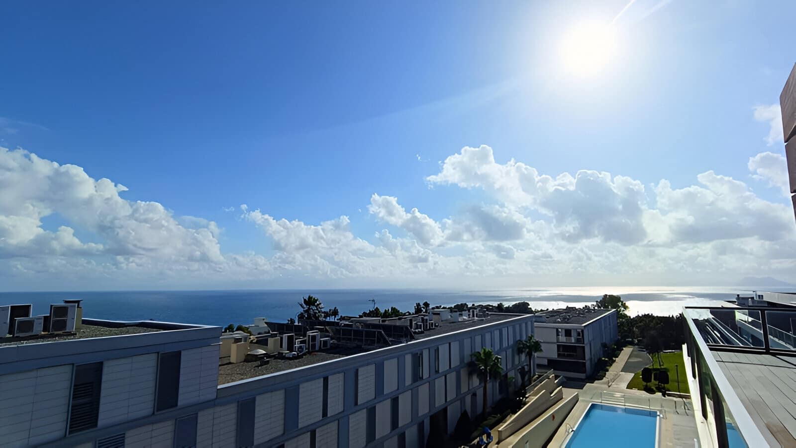 Ático de 2 habitaciones en Manilva en venta con piscina garaje - 339.000 € (Ref: 9126658)