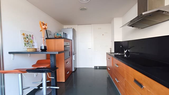Ático de 2 habitaciones en Manilva en venta con piscina garaje - 339.000 € (Ref: 9126658)