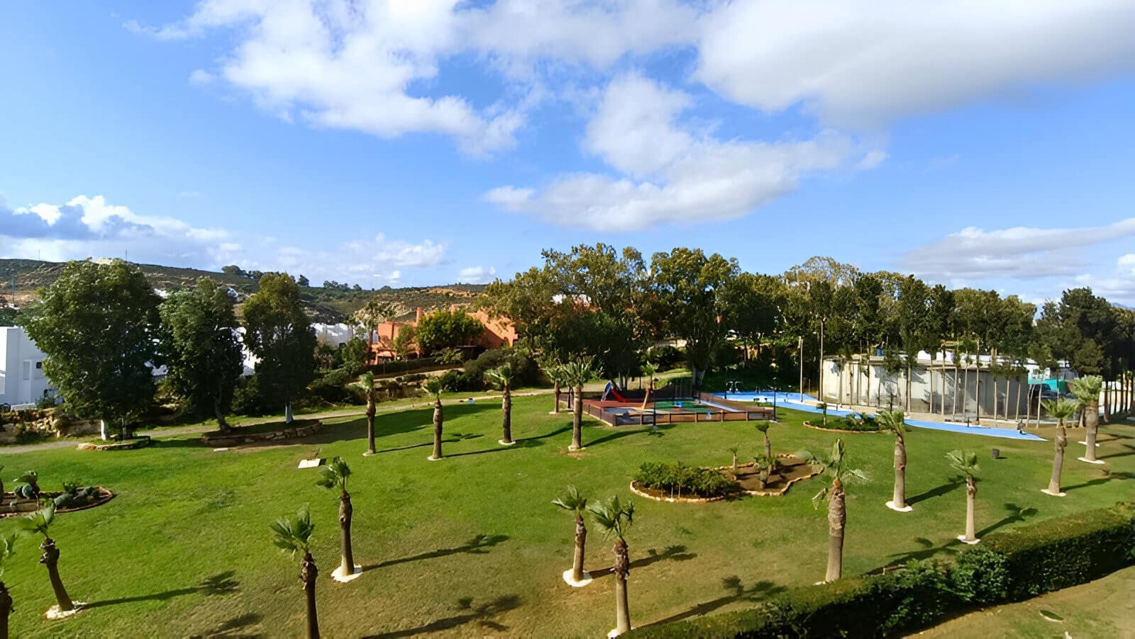 Ático de 2 habitaciones en Manilva en venta con piscina garaje - 339.000 € (Ref: 9126658)