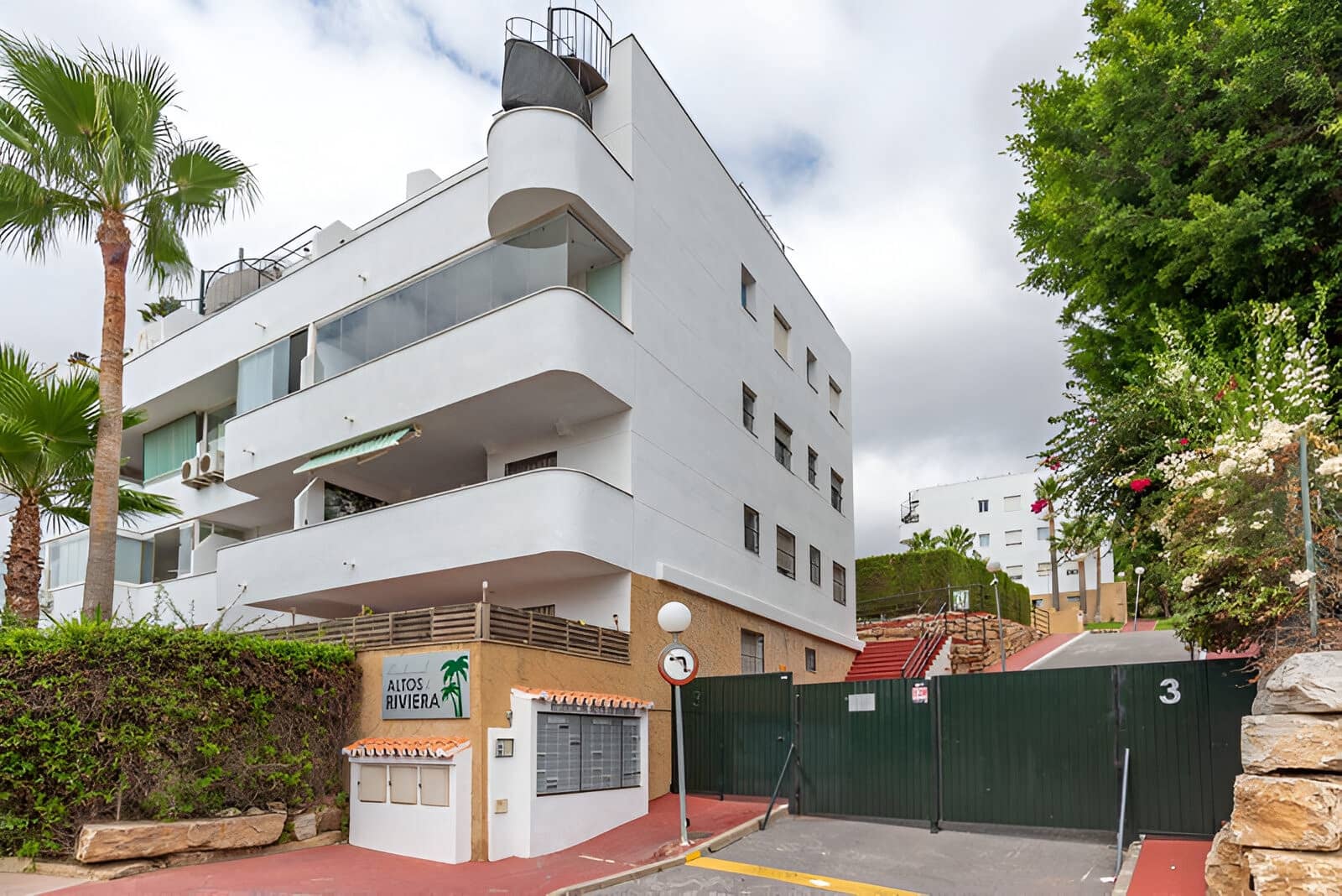 2 slaapkamer Penthouse te koop in Riviera del Sol met zwembad garage - € 320.000 (Ref: 9126659)