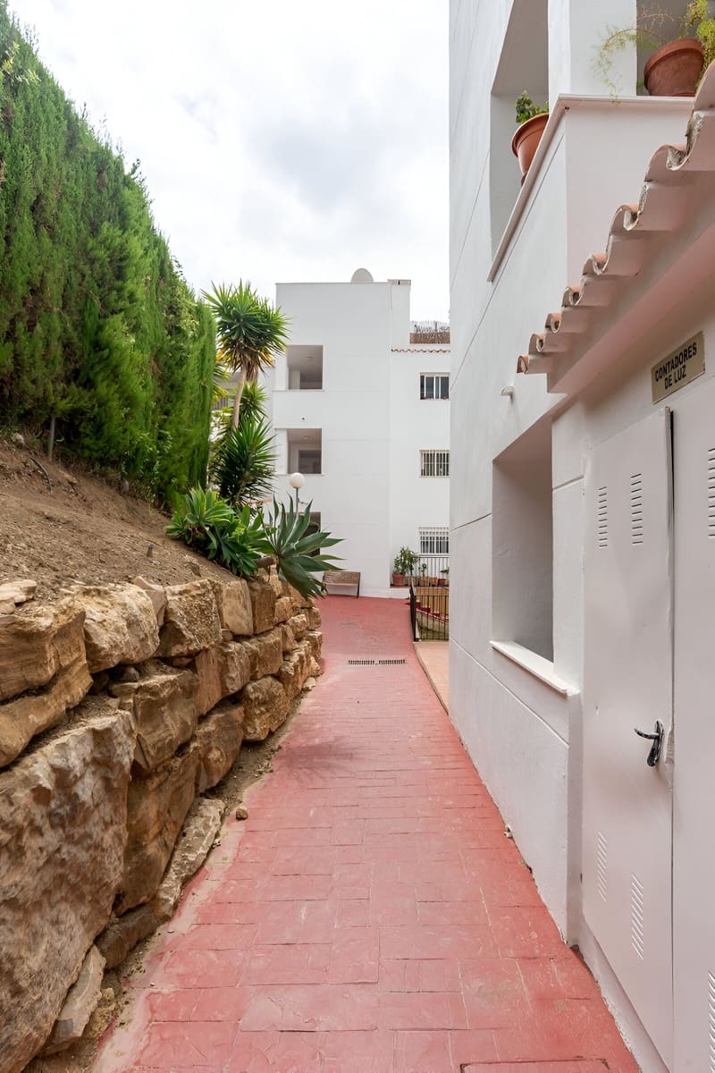 2 slaapkamer Penthouse te koop in Riviera del Sol met zwembad garage - € 320.000 (Ref: 9126659)