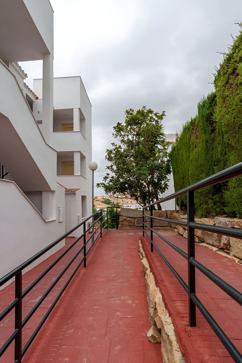 2 slaapkamer Penthouse te koop in Riviera del Sol met zwembad garage - € 320.000 (Ref: 9126659)