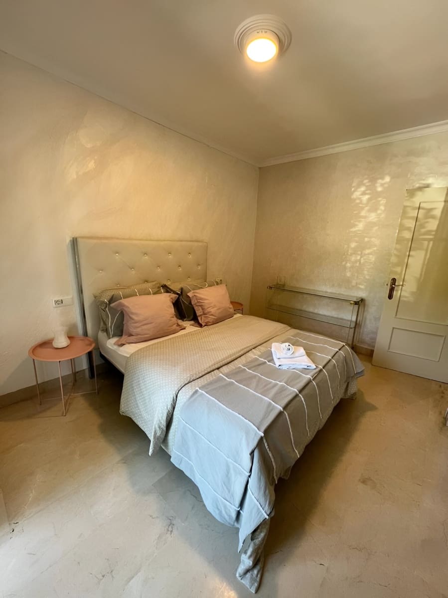 3 quarto Apartamento para venda em Nueva Andalucia com piscina garagem - 395 000 € (Ref: 9128131)