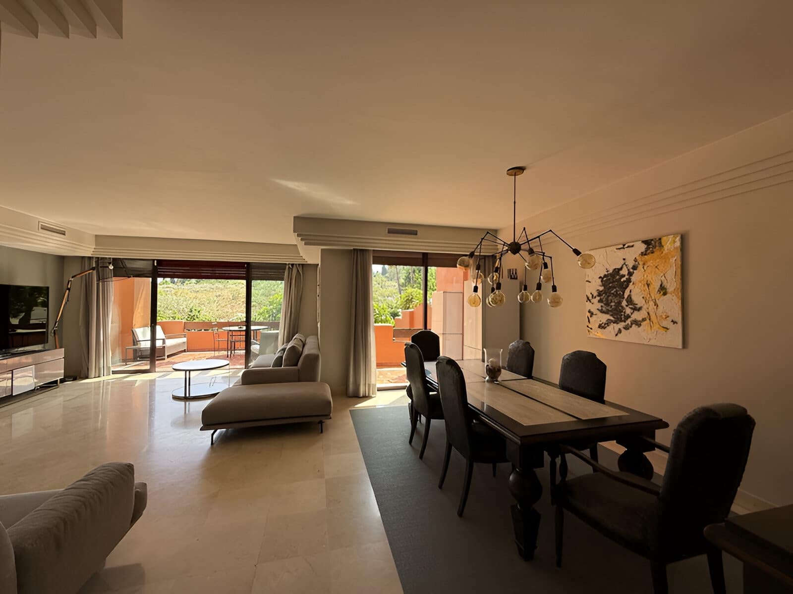 3 sypialnia Apartament na sprzedaż w Puerto Banus z basenem garażem - 1 200 000 € (Ref: 9136953)